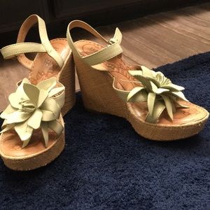 Light green Born flower wedges size 6